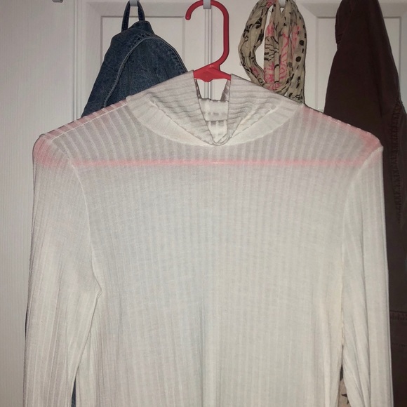 AE ribbed turtleneck - Picture 2 of 3